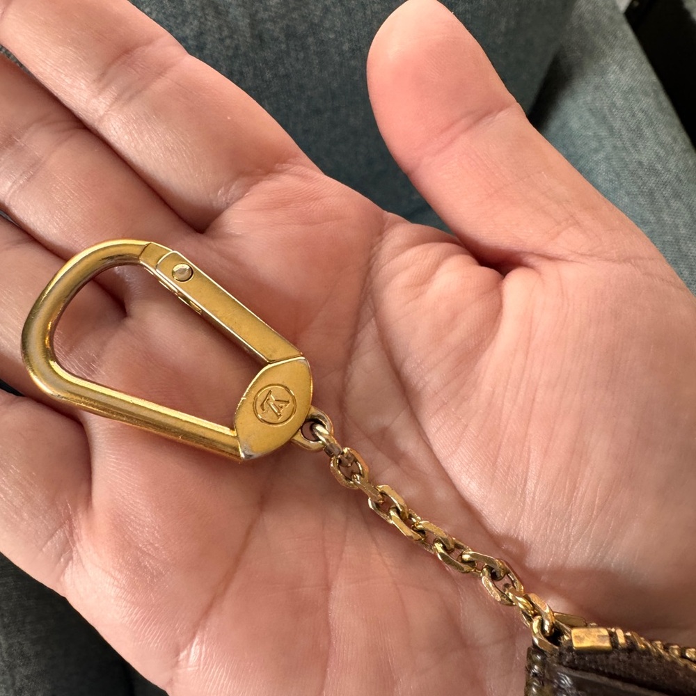 Louis Vuitton Key Pouch - Picture 4 of 8